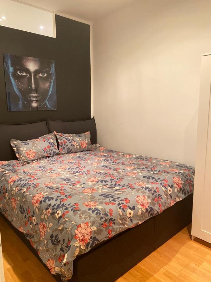 Premier Apartment 6P Mm Vienna Luaran gambar